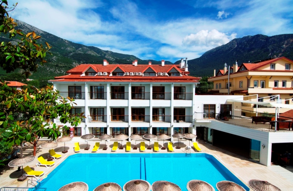 Golden Life Blue & Green Hotel